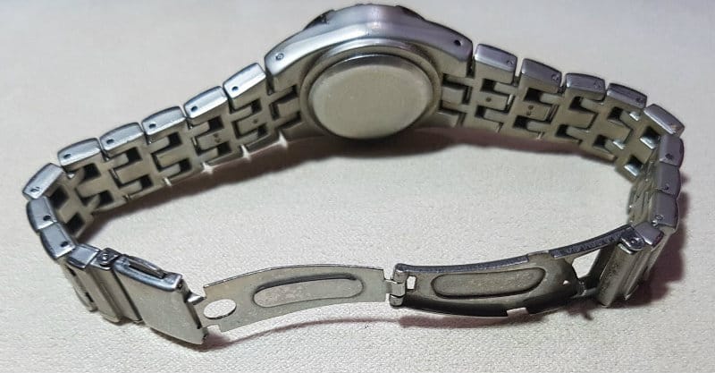 cartier watch clasp open